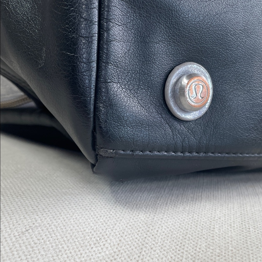 Lululemon Urban Sanctuary Bag - Black and Silver - Picture 13 of 16
